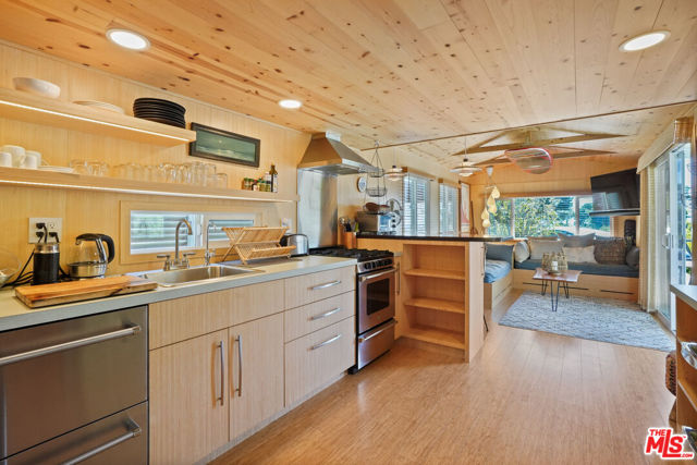 9 Paradise Cove photo 6