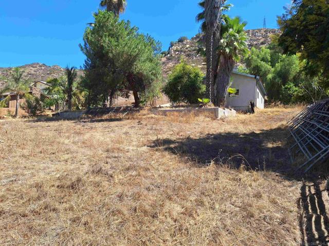 11535 Rocky Ln, Lakeside CA: https://media.crmls.org/mediaz/d44bd9e6-ef11-4465-acb1-caea8f77e8a2.jpg