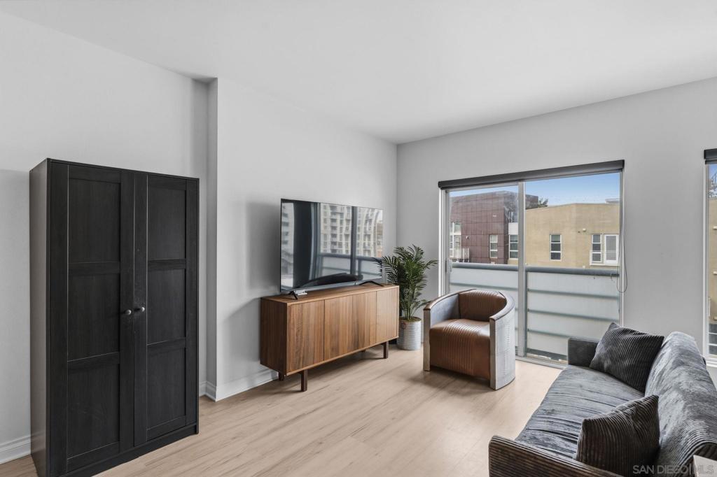550 15th St - photo 4