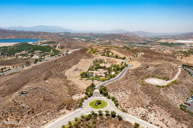 70 Presidential Drive, Simi Valley CA: https://media.crmls.org/mediaz/d44ca132-93a8-4c11-90b9-4bc67af1a5d2.jpg