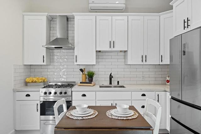 320 N Ellsworth Avenue, San Mateo CA: https://media.crmls.org/mediaz/d44d2e4d-80a4-48bb-83a8-446fbeff8fcd.jpg