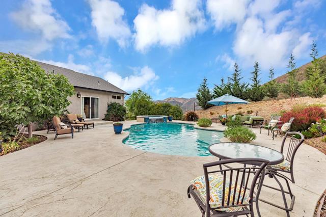 44737 Sun Valley Drive, King City CA: https://media.crmls.org/mediaz/d44d6150-f6ef-42d0-ab0f-3c3a722df7ea.jpg