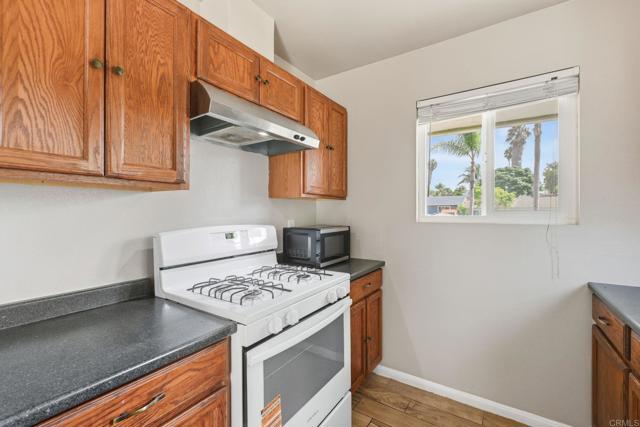 Detail Gallery Image 12 of 27 For 2825 College Bld, Oceanside,  CA 92056 - 3 Beds | 2 Baths