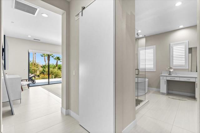 57870 Stone Creek W Trail, La Quinta CA: https://media.crmls.org/mediaz/d44dfb93-c19f-4a95-8767-22ecfc988b39.jpg