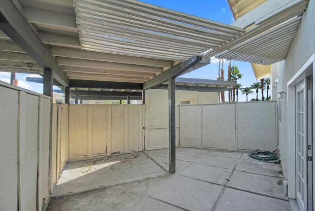 77912 Michigan Drive, Palm Desert CA: https://media.crmls.org/mediaz/d44e40bb-37b4-41aa-8118-310db0133b73.jpg