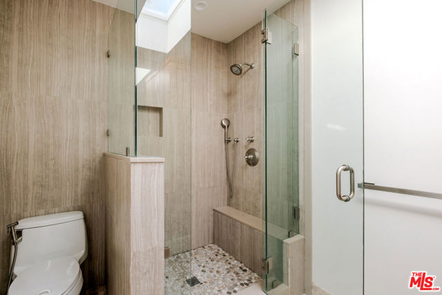 3194 Rossini Place, Topanga CA: https://media.crmls.org/mediaz/d44ea0a4-0463-4c44-96bb-a4b3de02dce4.jpg
