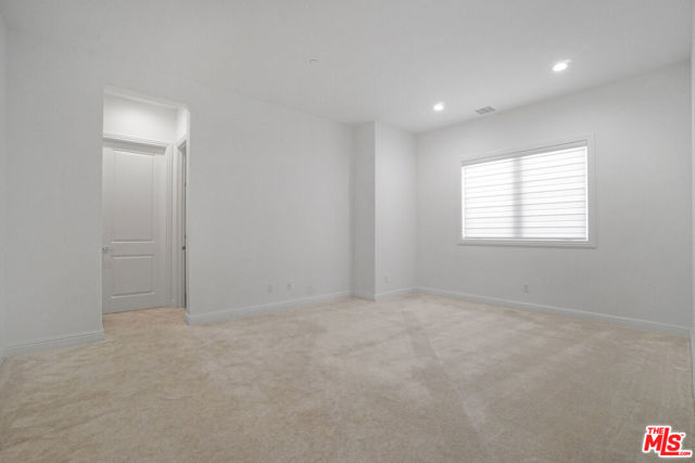 20188 W Marlow Lane, Porter Ranch CA: https://media.crmls.org/mediaz/d44fba9a-bb91-4341-925b-6b41e346d76e.jpg