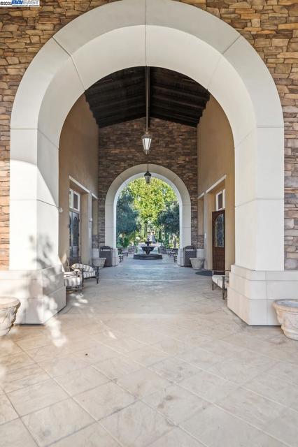 3554 Capoterra Way, Dublin CA: https://media.crmls.org/mediaz/d4505dde-f9bd-45d6-83c2-41e684ede18e.jpg