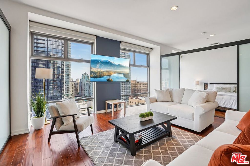 801 S Grand Avenue #1310