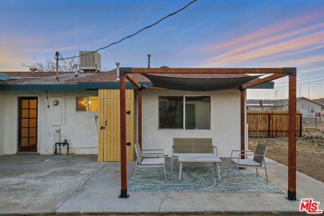 6391 Ruth Drive, Yucca Valley CA: https://media.crmls.org/mediaz/d450a479-3ed9-4a7b-996b-c6841e3dd8c3.jpg