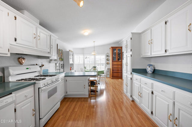 1215 Anchors Way Drive, Ventura CA: https://media.crmls.org/mediaz/d450af71-67f8-40ee-9738-61c3533f0757.jpg