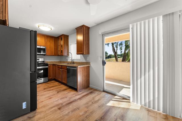 506 Calle Montecito, Oceanside CA: https://media.crmls.org/mediaz/d450bde3-4caa-492e-9963-8bcc10eb3c13.jpg