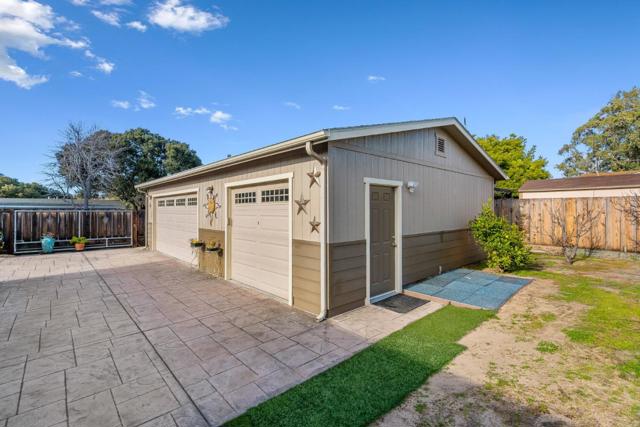 541 Casanova Avenue, Monterey CA: https://media.crmls.org/mediaz/d4514929-70c6-41fc-96af-22bc282cbc0d.jpg