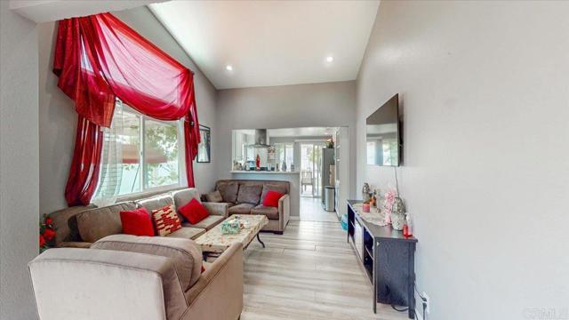 1604 Woodrum PL, El Cajon CA: https://media.crmls.org/mediaz/d4516258-47e4-4575-aa20-90148a14e8f0.jpg