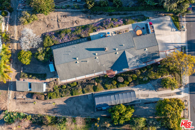2212 Stacy Lane, Camarillo CA: https://media.crmls.org/mediaz/d45174ec-f1e4-49e8-baab-c5dd0b314cb2.jpg