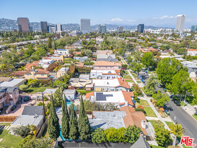 1147 S Point View Street, Los Angeles CA: https://media.crmls.org/mediaz/d451a809-b183-45b1-9788-c184d1d4ba1b.jpg