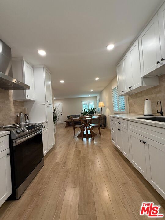 10234 Oklahoma Avenue, Chatsworth CA: https://media.crmls.org/mediaz/d452a52f-d614-4405-88c4-a2219ecfb2fb.jpg