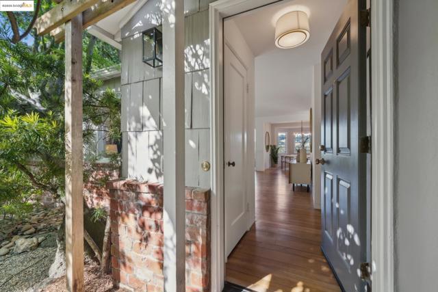 1025 Creston Rd, Berkeley CA: https://media.crmls.org/mediaz/d452ada1-cd8a-4126-8595-43d70b2aa606.jpg