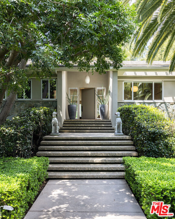 2011 Cummings Drive, Los Angeles, California 90027, 5 Bedrooms Bedrooms, ,6 BathroomsBathrooms,Single Family Residence,For Sale,Cummings,24463467