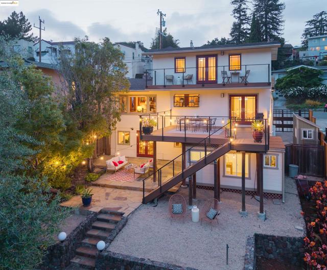 769 Santa Ray Ave, Oakland CA: https://media.crmls.org/mediaz/d45341f1-e60d-47e6-a7ae-4ea1cc11f6b1.jpg