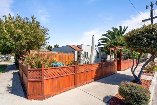 29 Buena Vista Street, Salinas CA: https://media.crmls.org/mediaz/d45400ab-bbd7-4320-9b51-5e271ed7c24f.jpg