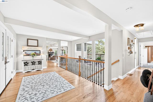 10700 Foothill Rd, Sunol CA: https://media.crmls.org/mediaz/d4540e9e-bb2e-419b-8431-3a16dcebe576.jpg