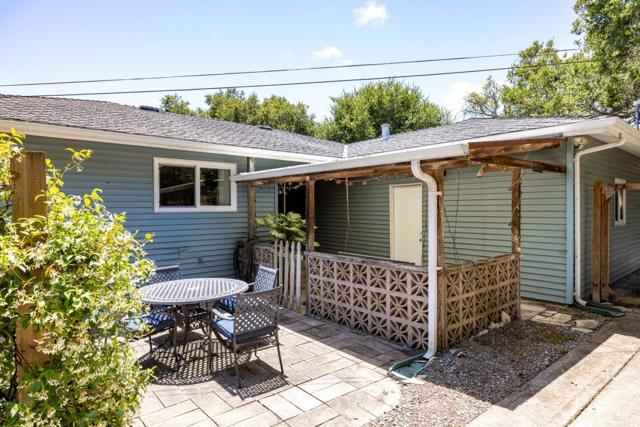 19060 Oak Heights Drive, Salinas CA: https://media.crmls.org/mediaz/d45449ff-9a4a-479a-9b98-a8f59baf5319.jpg