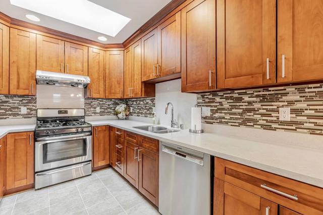 196 W Moltke Street, Daly City CA: https://media.crmls.org/mediaz/d4546004-7e23-4974-af6b-86f10daa7091.jpg