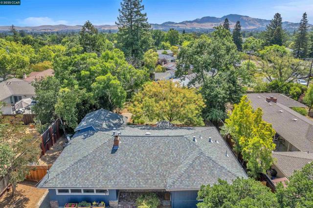 448 Cumberland Dr, Pleasant Hill CA: https://media.crmls.org/mediaz/d4546ecc-4268-4e26-a6cd-7230d2cac211.jpg