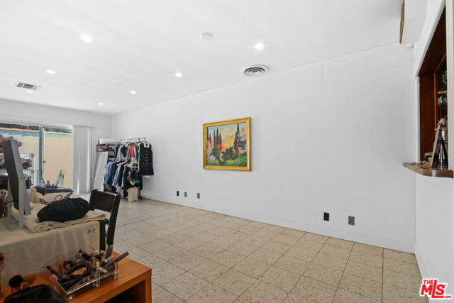 352 S Wetherly Drive, Beverly Hills CA: https://media.crmls.org/mediaz/d454c4b4-9a72-4fc4-b654-36575e95d57d.jpg