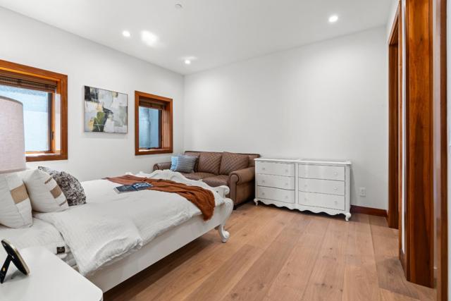 786 Humboldt Road, Brisbane CA: https://media.crmls.org/mediaz/d4554109-70ab-44ab-afe0-9e0784bcb965.jpg