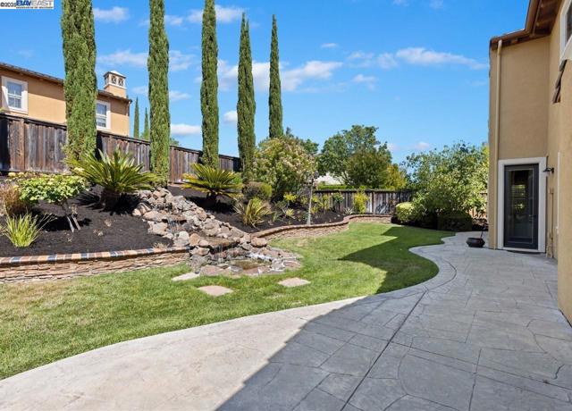 7563 Balmoral Way, San Ramon CA: https://media.crmls.org/mediaz/d455a780-f282-4ab5-9531-c1e151fc418d.jpg