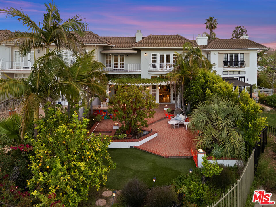 2305 Canyonback Road