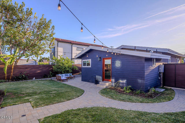 Detail Gallery Image 28 of 42 For 3363 Hollydale Dr, Los Angeles,  CA 90039 - 3 Beds | 3/1 Baths