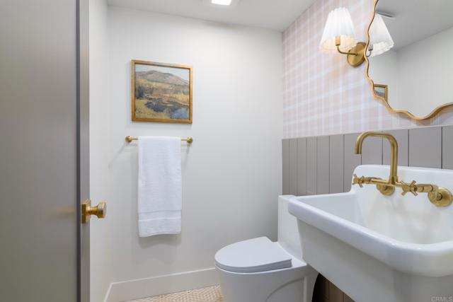 2193 Harbour Heights Rd, San Diego CA: https://media.crmls.org/mediaz/d456de4f-1e7b-4231-9c45-bc53a2be946b.jpg