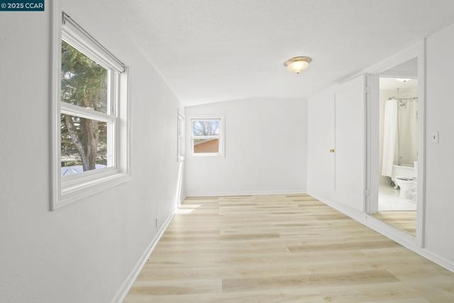 742 La Paloma Rd, El Sobrante CA: https://media.crmls.org/mediaz/d457188a-cc0c-4bdd-bfd5-b8e37a21ce14.jpg