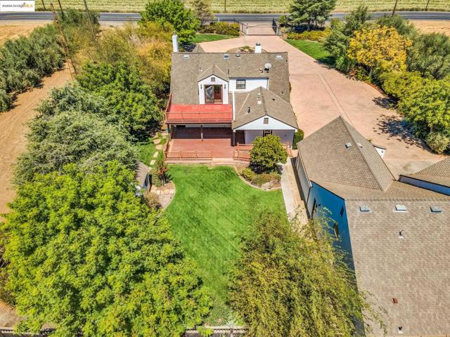 11081 BRENTWOOD BLVD., Brentwood CA: https://media.crmls.org/mediaz/d457ef43-6f5b-4a59-825c-982204ab63e0.jpg