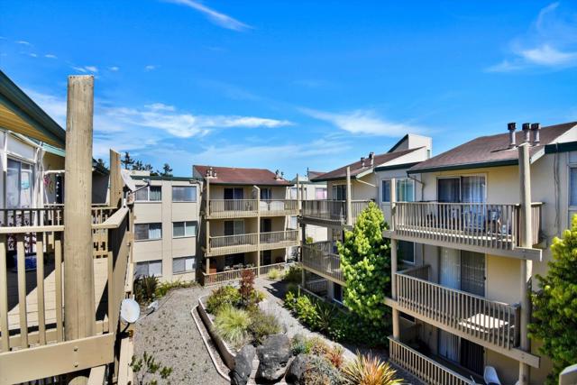 397 Imperial Way, Daly City CA: https://media.crmls.org/mediaz/d458c7ae-3f22-46a5-87d8-2333b8ce2cb9.jpg