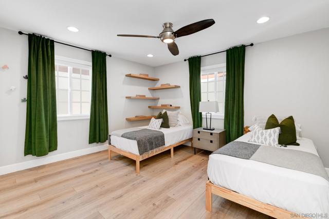 1129 Bonita Dr, Encinitas CA: https://media.crmls.org/mediaz/d459351b-5a8e-42c8-a4e1-84c18e2606e8.jpg