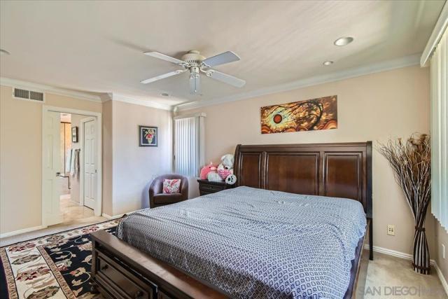 13422 Little Dawn Ln, Poway CA: https://media.crmls.org/mediaz/d4597d6f-17d0-4a9f-91d3-8446c8b619be.jpg
