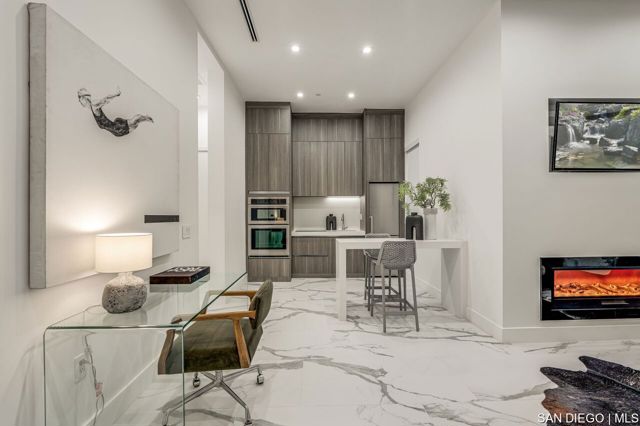 18386 Avenida Apice, Rancho Santa Fe CA: https://media.crmls.org/mediaz/d4599cbd-eed5-4daf-8b5c-561e2aef08f8.jpg