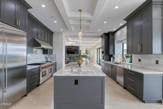 780 Greenridge Drive, La Canada Flintridge CA: https://media.crmls.org/mediaz/d45a616a-7064-4574-b326-eafb5112658d.jpg