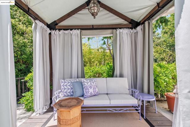 305 The Uplands, Berkeley CA: https://media.crmls.org/mediaz/d45a8532-189d-4461-b976-e3b41c738e5c.jpg