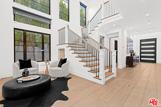 741 N Vista Street, Los Angeles CA: https://media.crmls.org/mediaz/d45a9f35-eedf-4bea-96f1-549879ecd6d3.jpg
