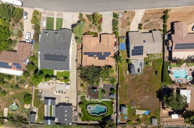 23849 Gymkhana RD, Ramona CA: https://media.crmls.org/mediaz/d45aa333-160a-4d6b-bae8-1346c358eb43.jpg