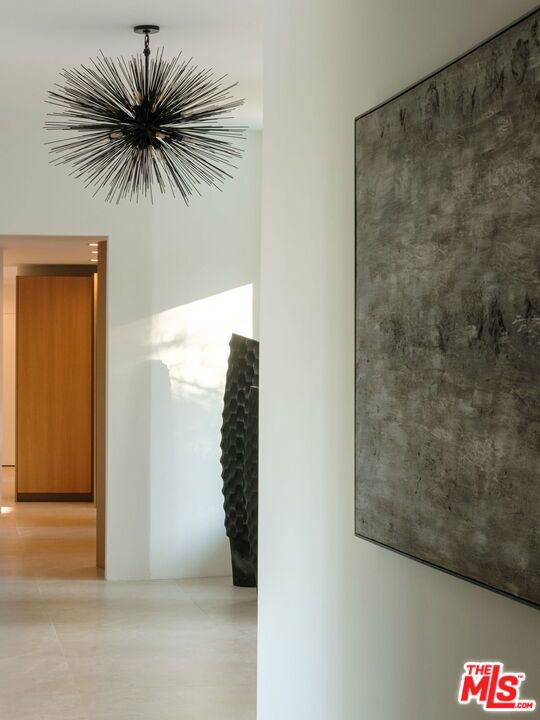 1935 Loma Vista Drive, Beverly Hills CA: https://media.crmls.org/mediaz/d45adfeb-2c36-41f4-b947-0341fa159388.jpg