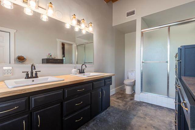 2405 Old Colony, Vista, California 92084, ,Residential Income,For Sale,Old Colony,NDP2407848