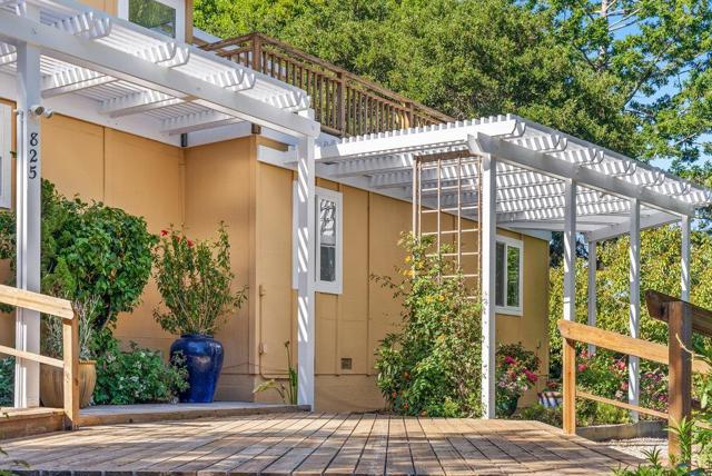 825 Skyward Drive, Aptos CA: https://media.crmls.org/mediaz/d45da56b-1fac-445f-822d-28c59d825882.jpg