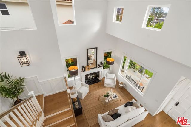 1664 Amherst Avenue, Los Angeles CA: https://media.crmls.org/mediaz/d45ddb9c-df9b-4014-b432-e58f39b0fe7b.jpg