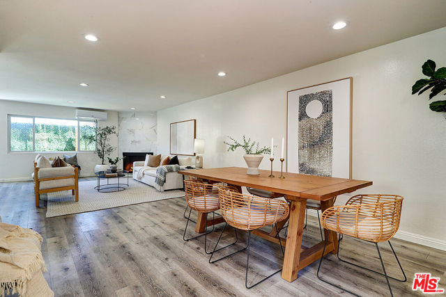 2452 Chelsea Place, Santa Monica CA: https://media.crmls.org/mediaz/d45e044e-7de9-4c90-8eac-44745c371356.jpg